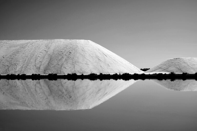 📷 Salins de Camargue – Aigues-Mortes : minimalisme et miroir naturel